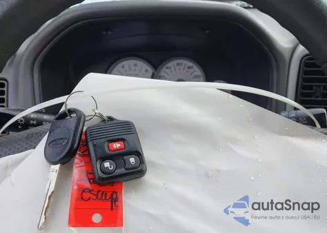 2005 Ford Escape Xlt from USA, damaged, VIN 1FMCU03Z85KC10977